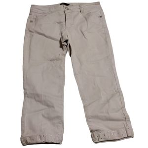 Bandolino Capris Pants